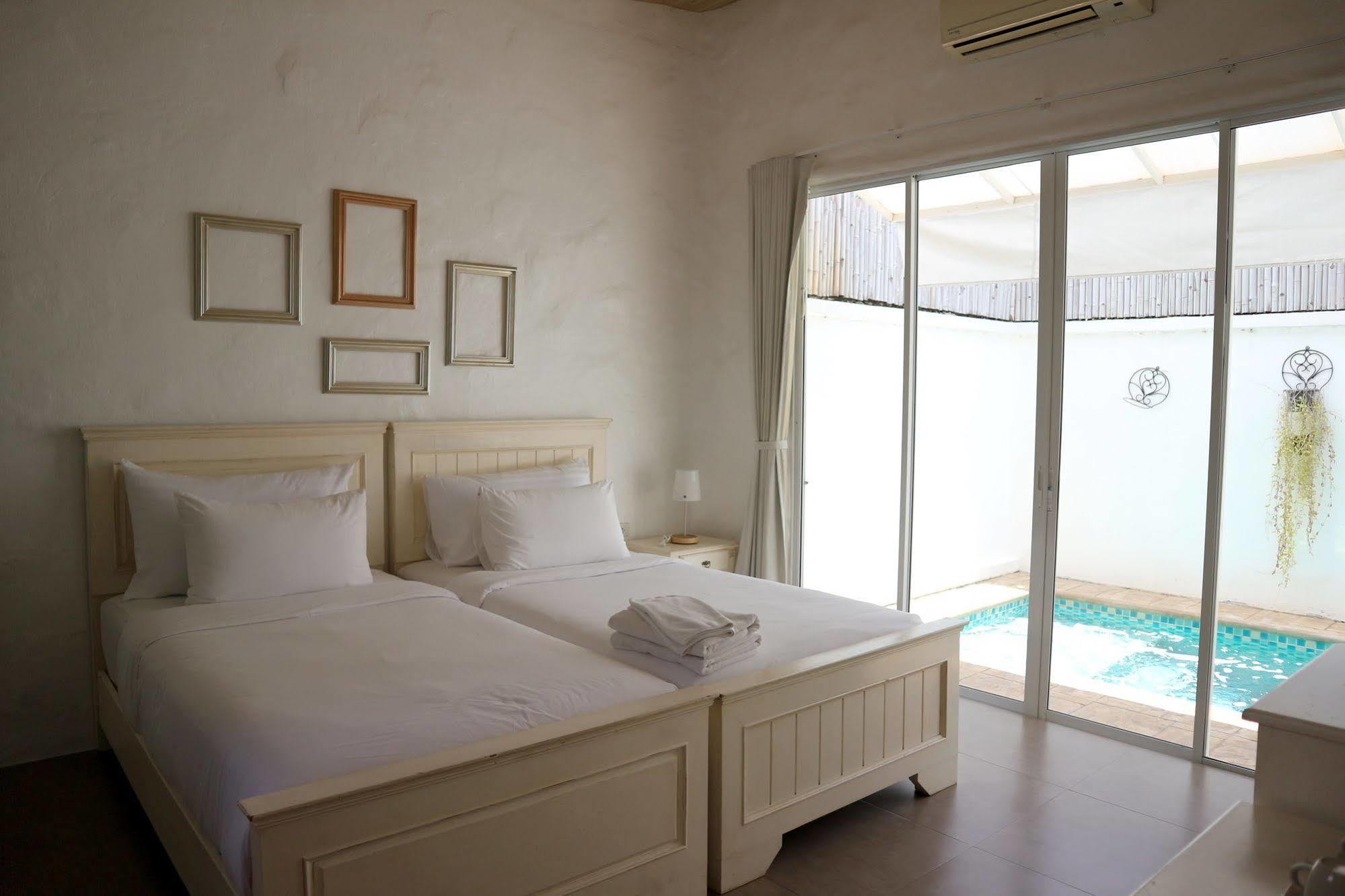 Costa Village Pool Villa Jomtien Exterior foto